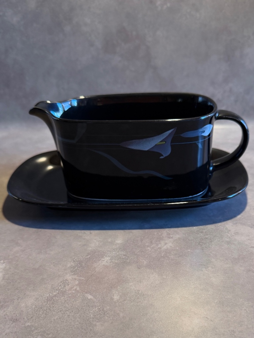 Mikasa Opus Black Gravy Boat & Saucer